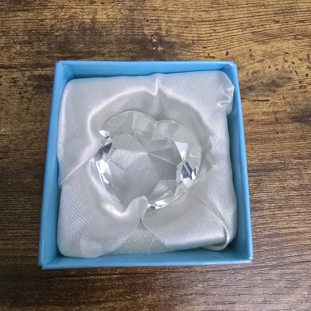 Crystal Heart Paperweight - Picture 2 of 4
